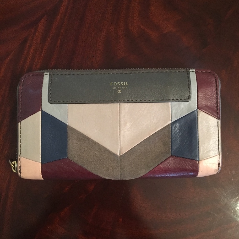 FOSSIL Accordion Zip Geometric Leather Wallet